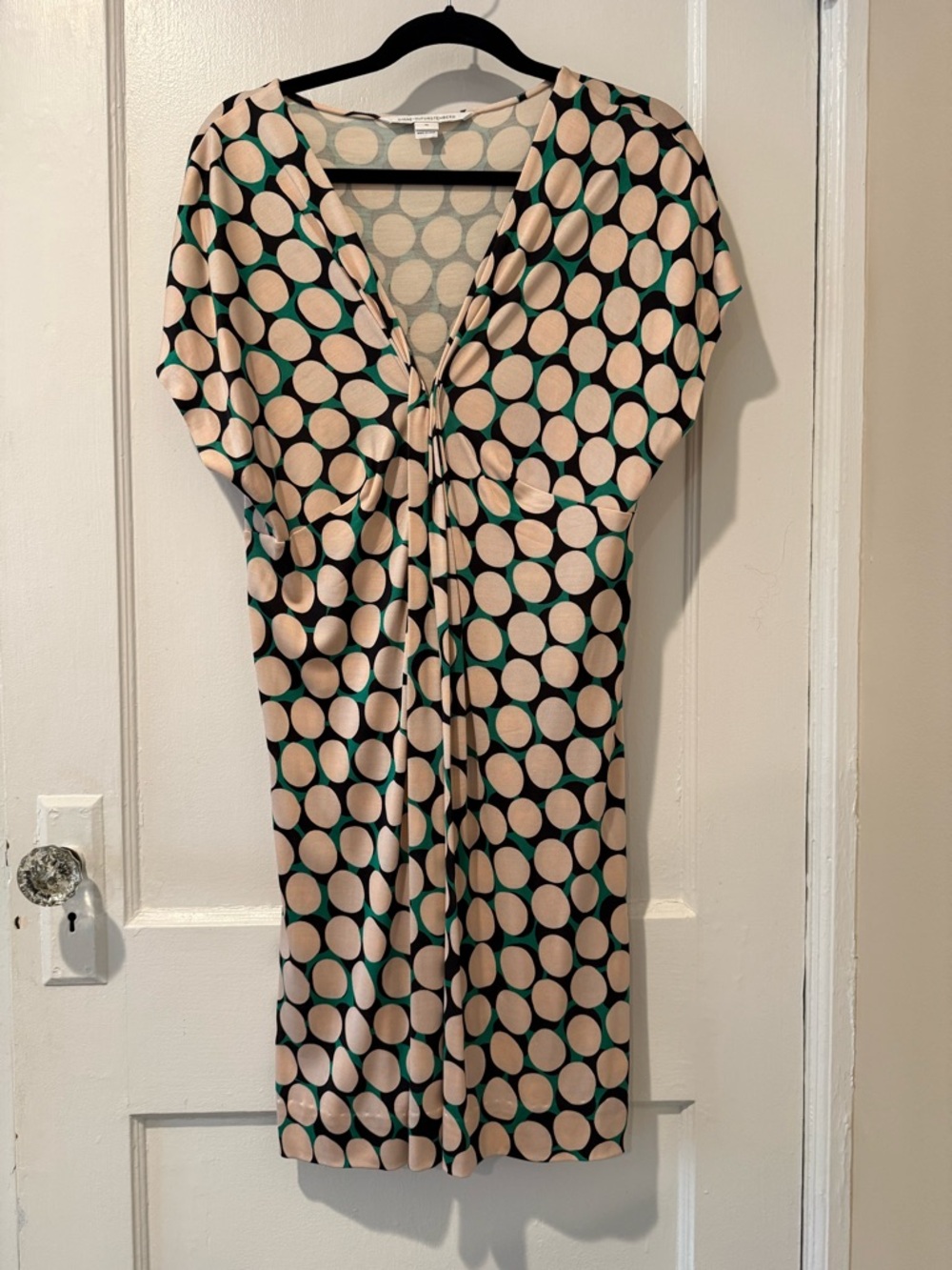 Diane Vin Furstenberg 100% Silk V-Neck Twist Front Dress in Beige, Navy & Teal
